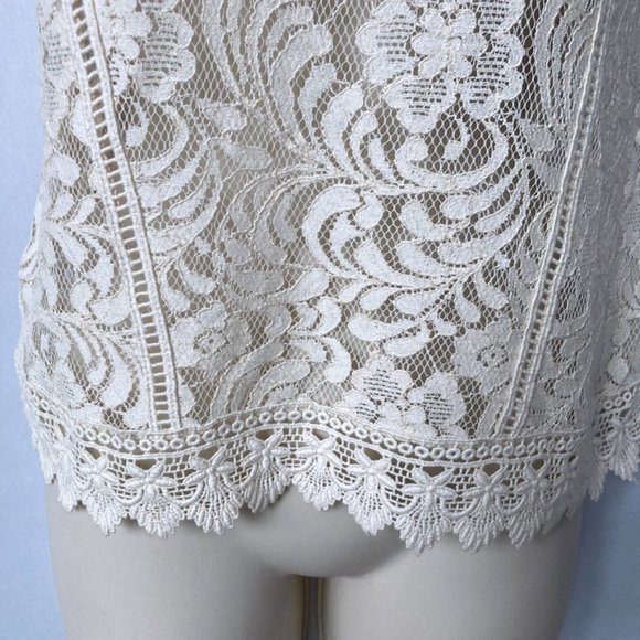 ROMEO + JULIET Ivory Creme Lace Top - Picture 5 of 7
